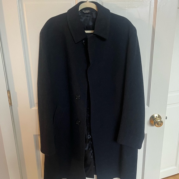 Jos A Bank Men’s Black Overcoat, good condition but missing a button - Picture 1 of 9